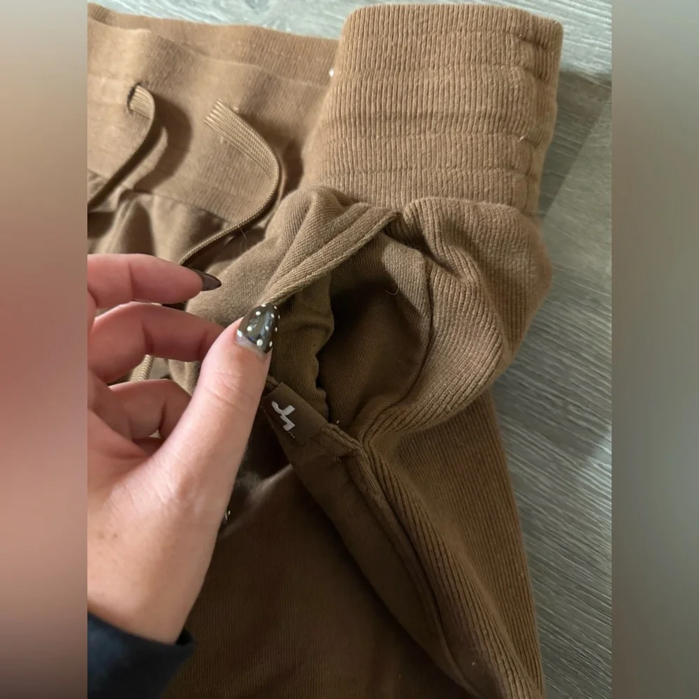 Brown sweatpants - Picture 4 of 4